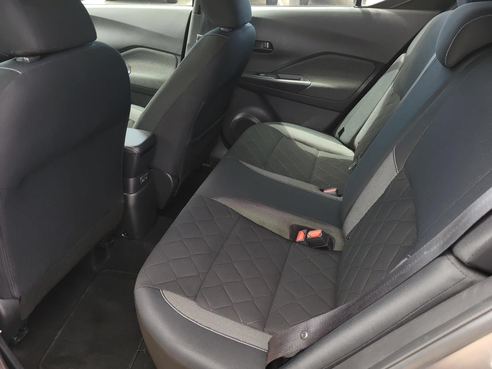Used 2020 Nissan Kicks S FWD image 11