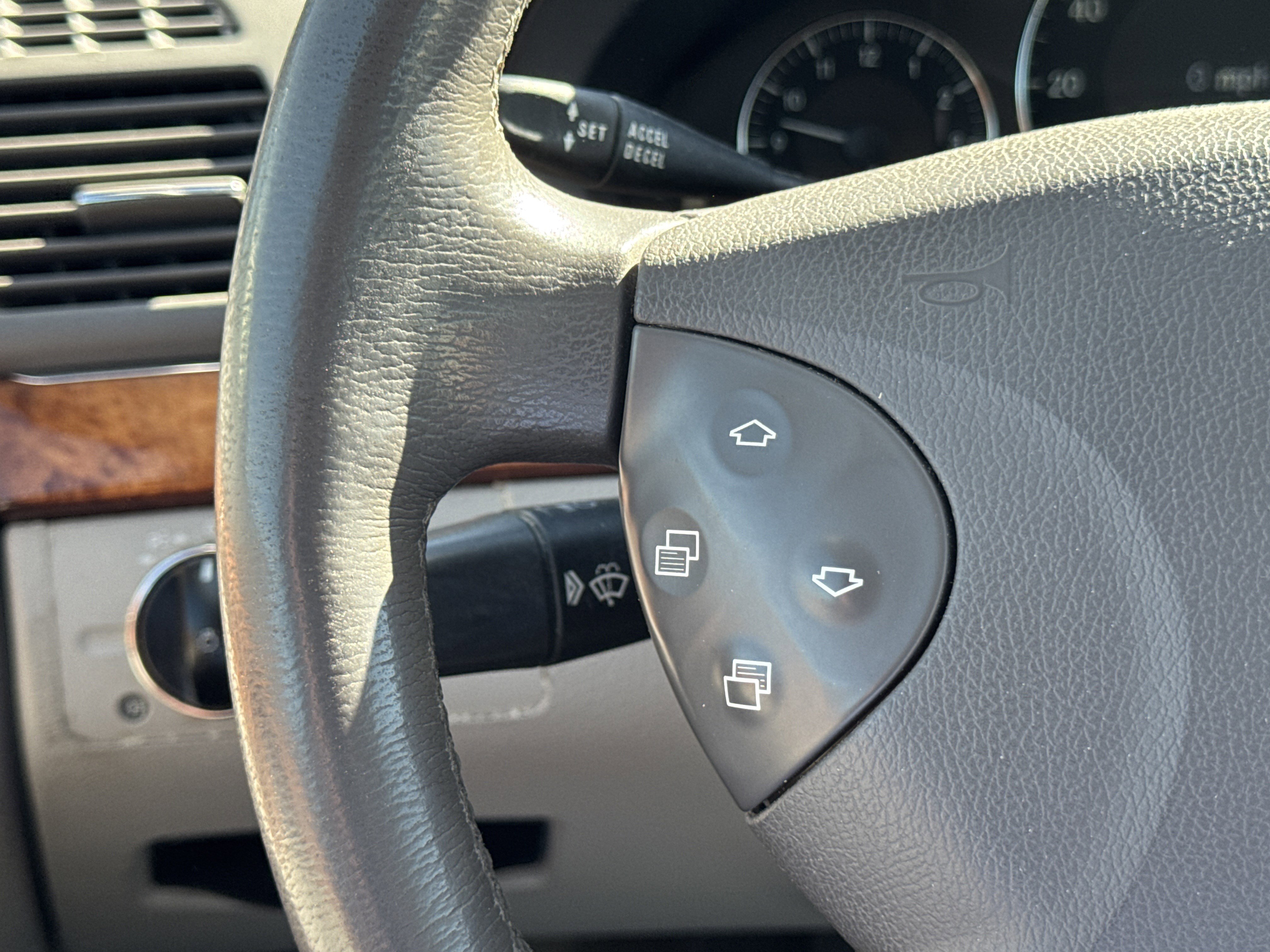 Used 2006 Mercedes-Benz E 320 CDI Sedan image 14