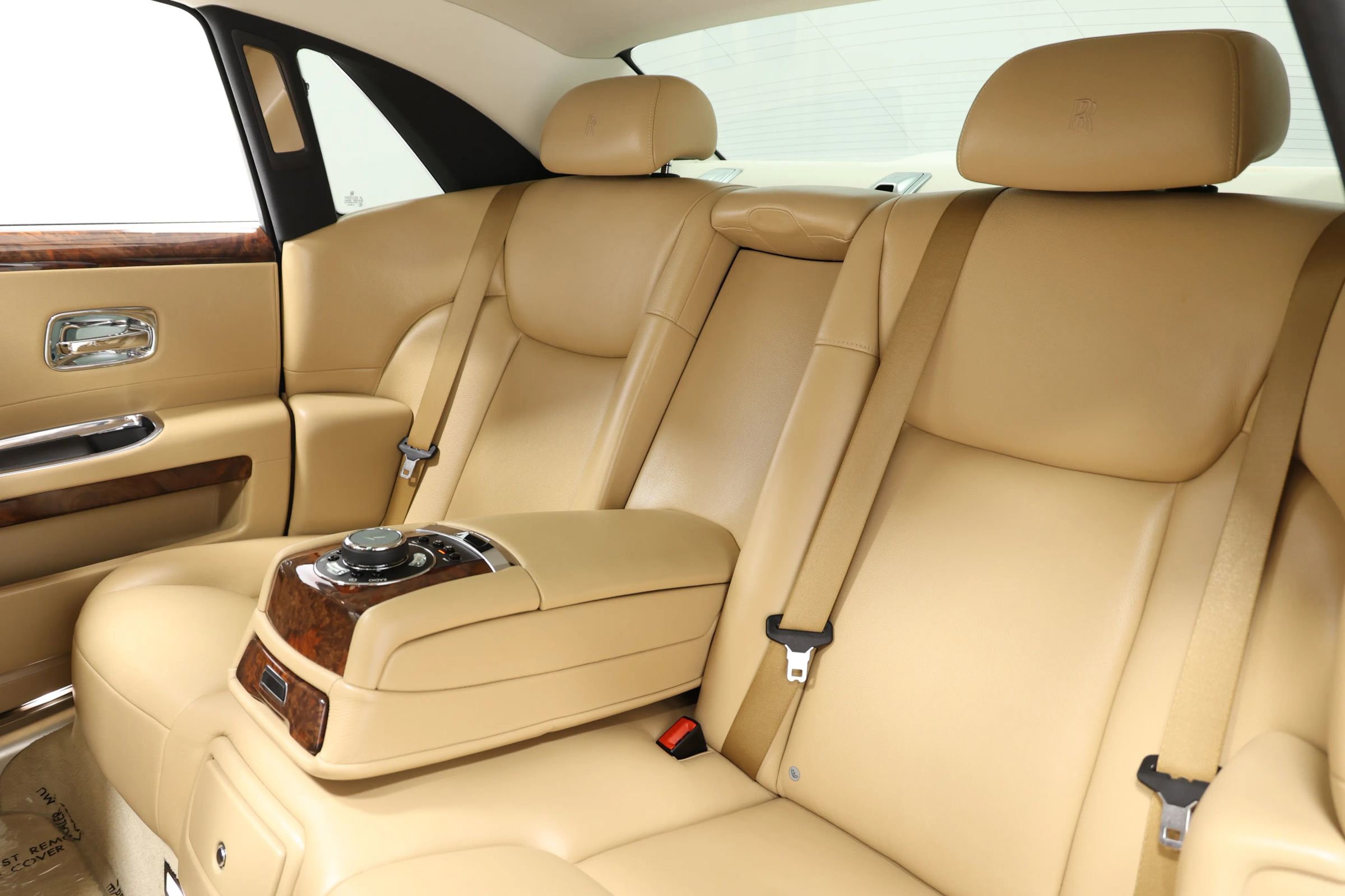 Used 2015 Rolls-Royce Ghost RWD image 48