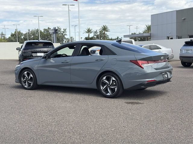 Used 2023 Hyundai Elantra Limited w/ Preferred Accessory Package FWD image 8