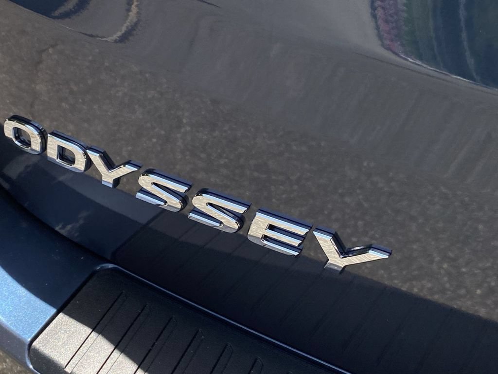 New 2026 Honda Odyssey Touring image 7