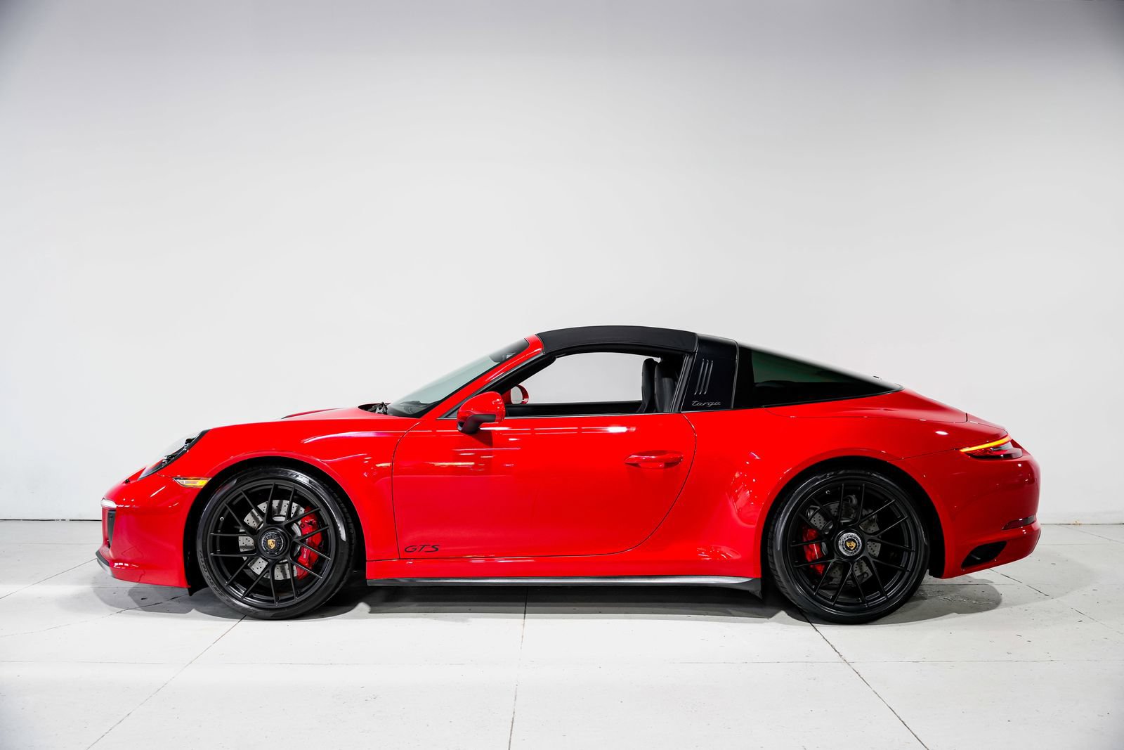 Used 2017 Porsche 911 Targa 4 GTS AWD/4WD image 8