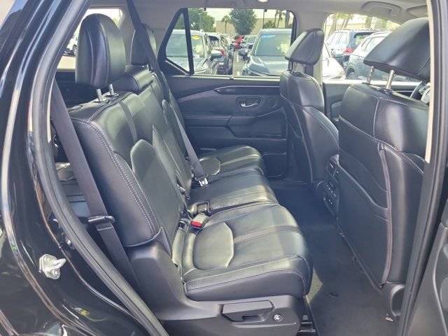 Certified 2025 Honda Pilot Touring image 9