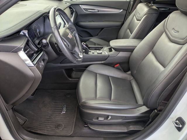 Used 2023 Cadillac XT6 Luxury image 30