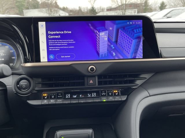 New 2025 Toyota Crown Signia image 19