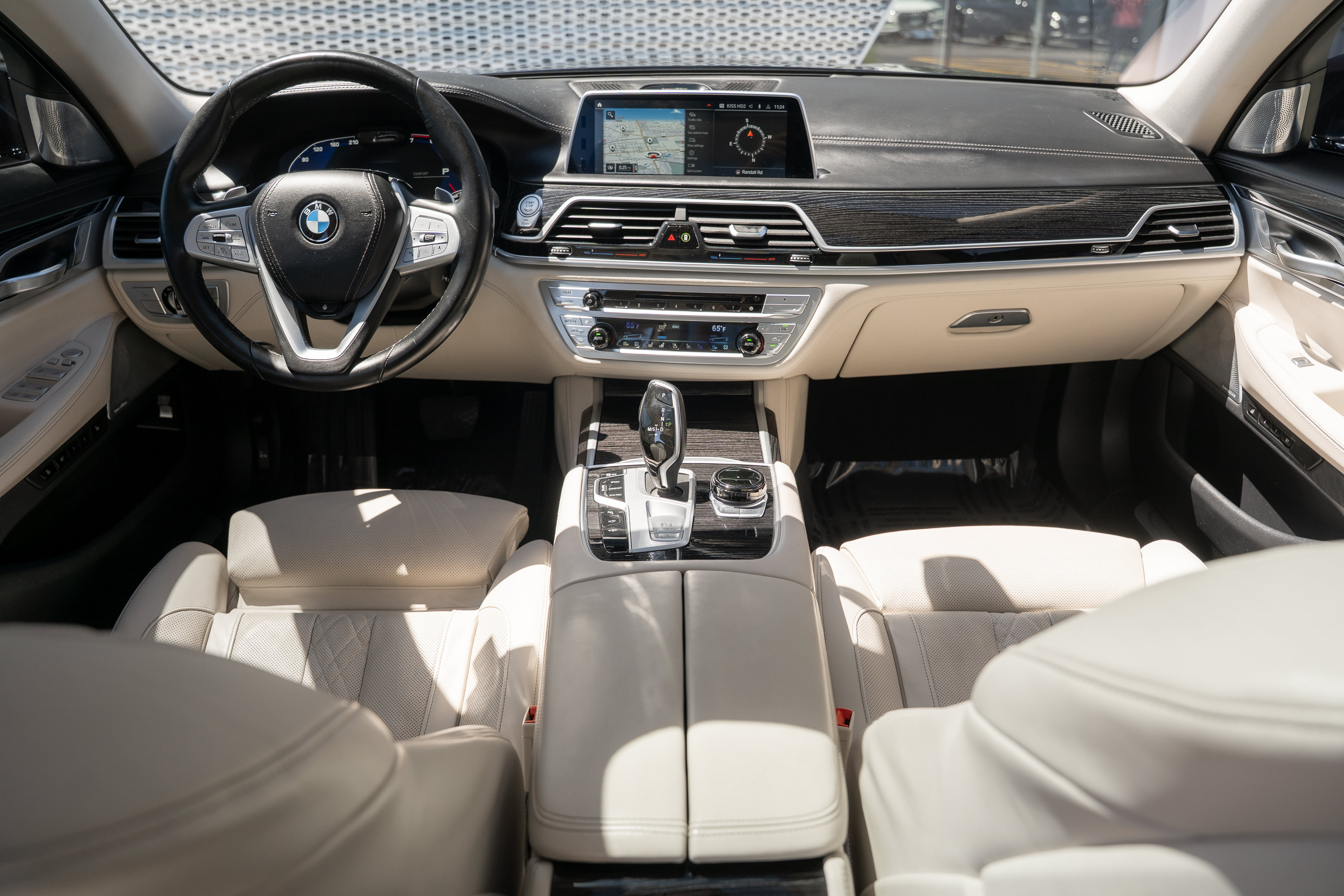 Used 2020 BMW 750i xDrive w/ Autobahn Package AWD/4WD image 8