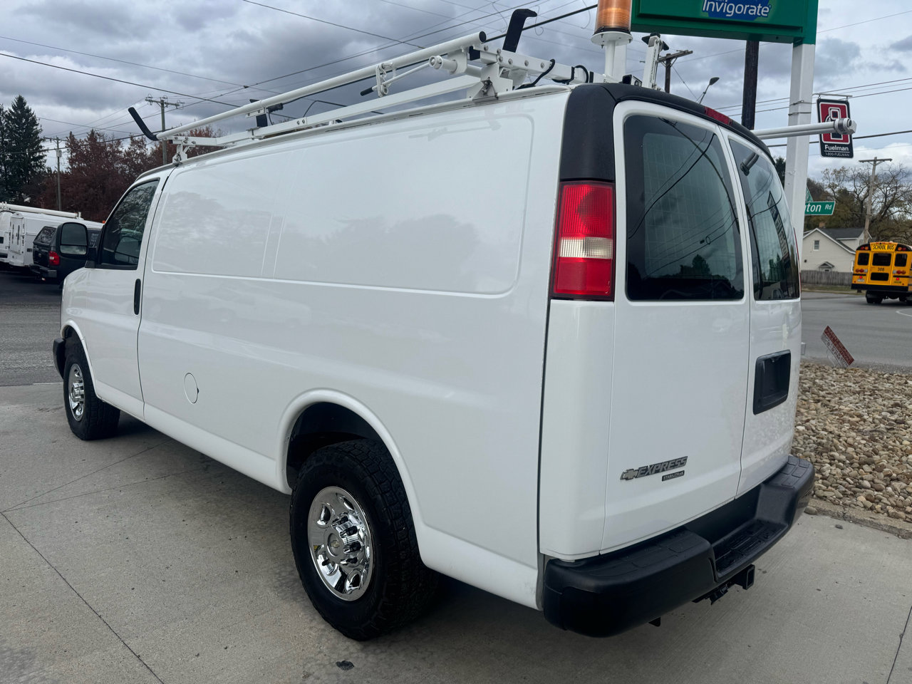 Used 2012 Chevrolet Express 2500 image 3