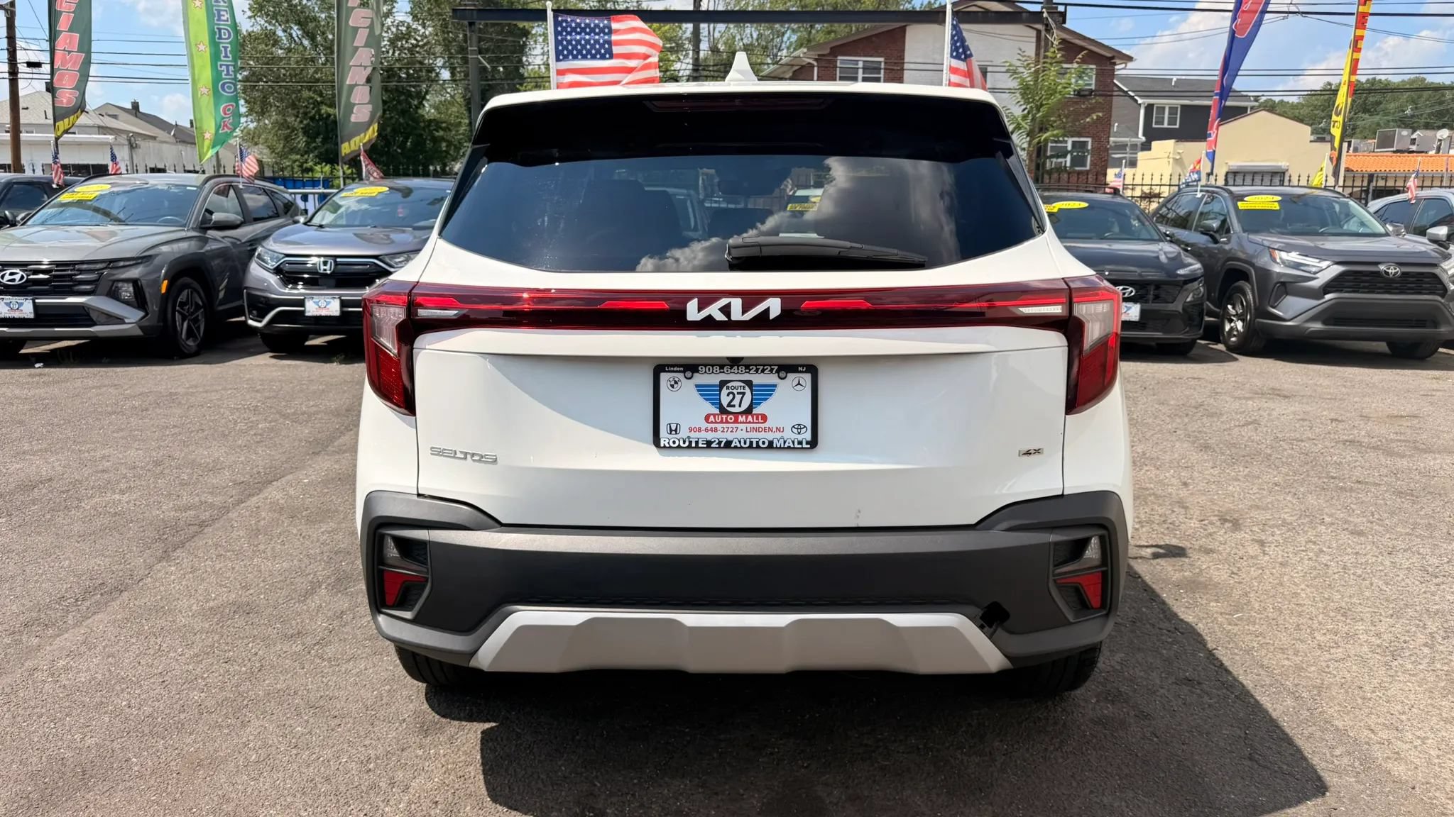 Used 2024 Kia Seltos LX AWD/4WD image 6
