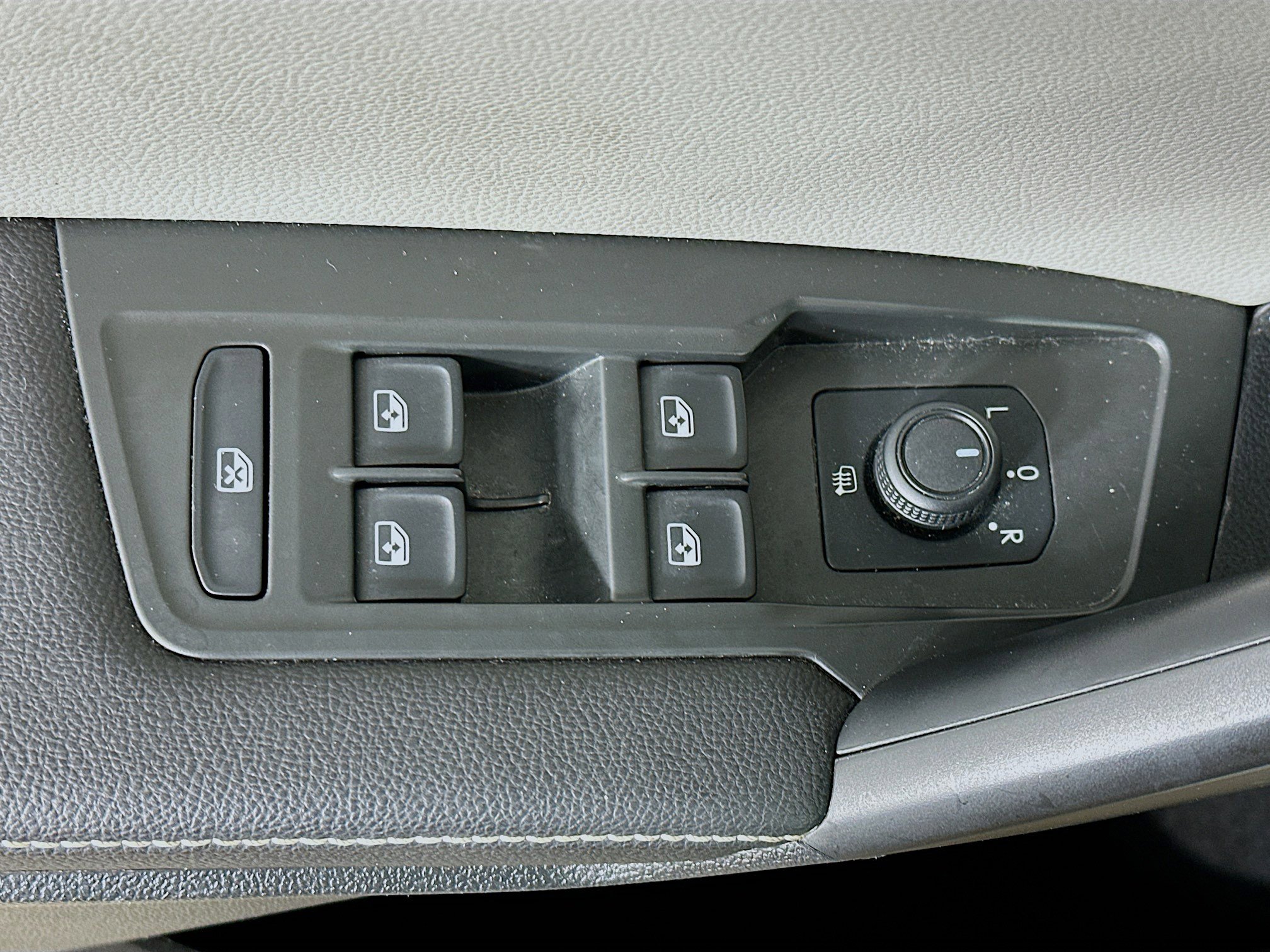 Used 2023 Volkswagen Tiguan S image 15