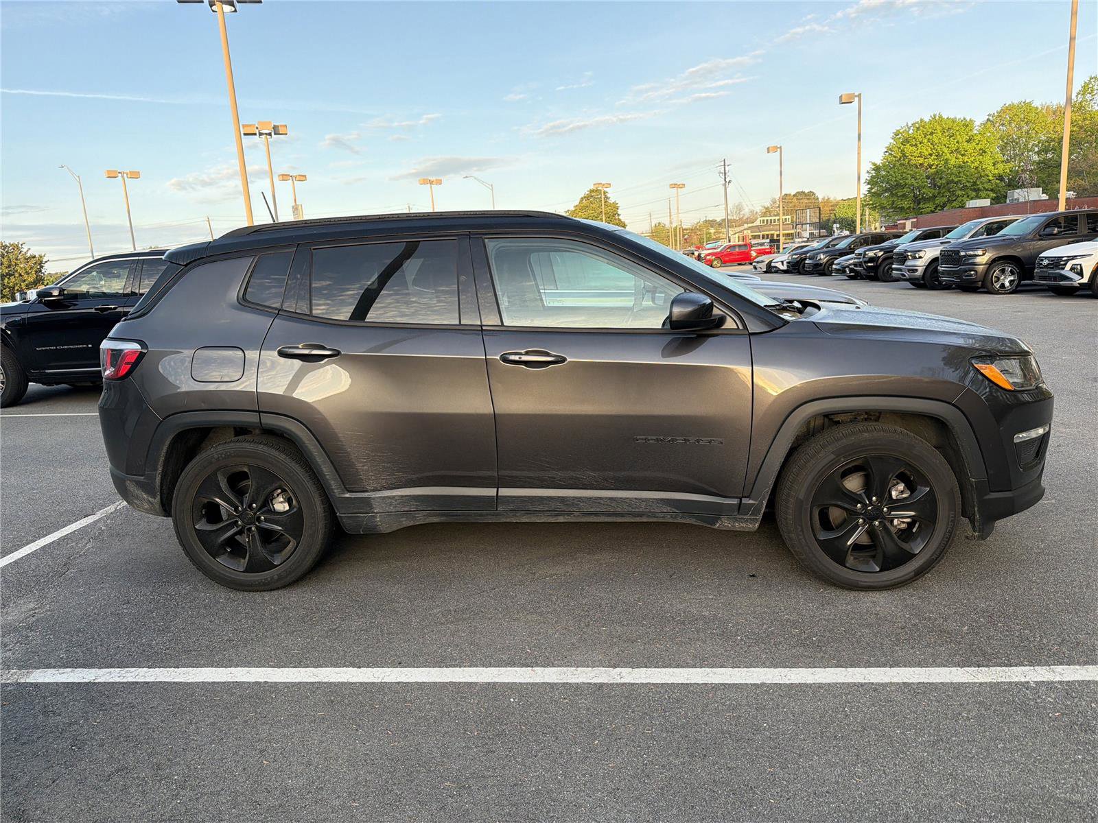 Used 2020 Jeep Compass Latitude image 5
