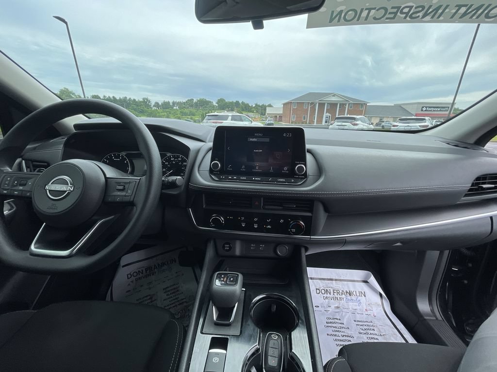 Used 2024 Nissan Rogue S AWD/4WD image 10