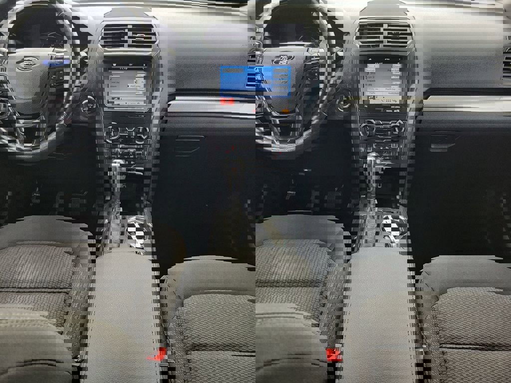 Used 2019 Ford Explorer XLT image 15