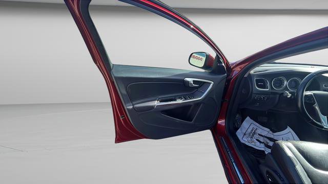 Used 2012 Volvo S60 T5 w/ Climate Pkg image 9