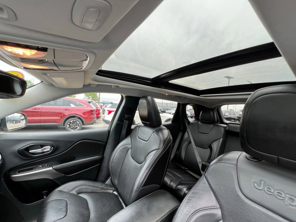 Used 2021 Jeep Cherokee Limited AWD/4WD image 20