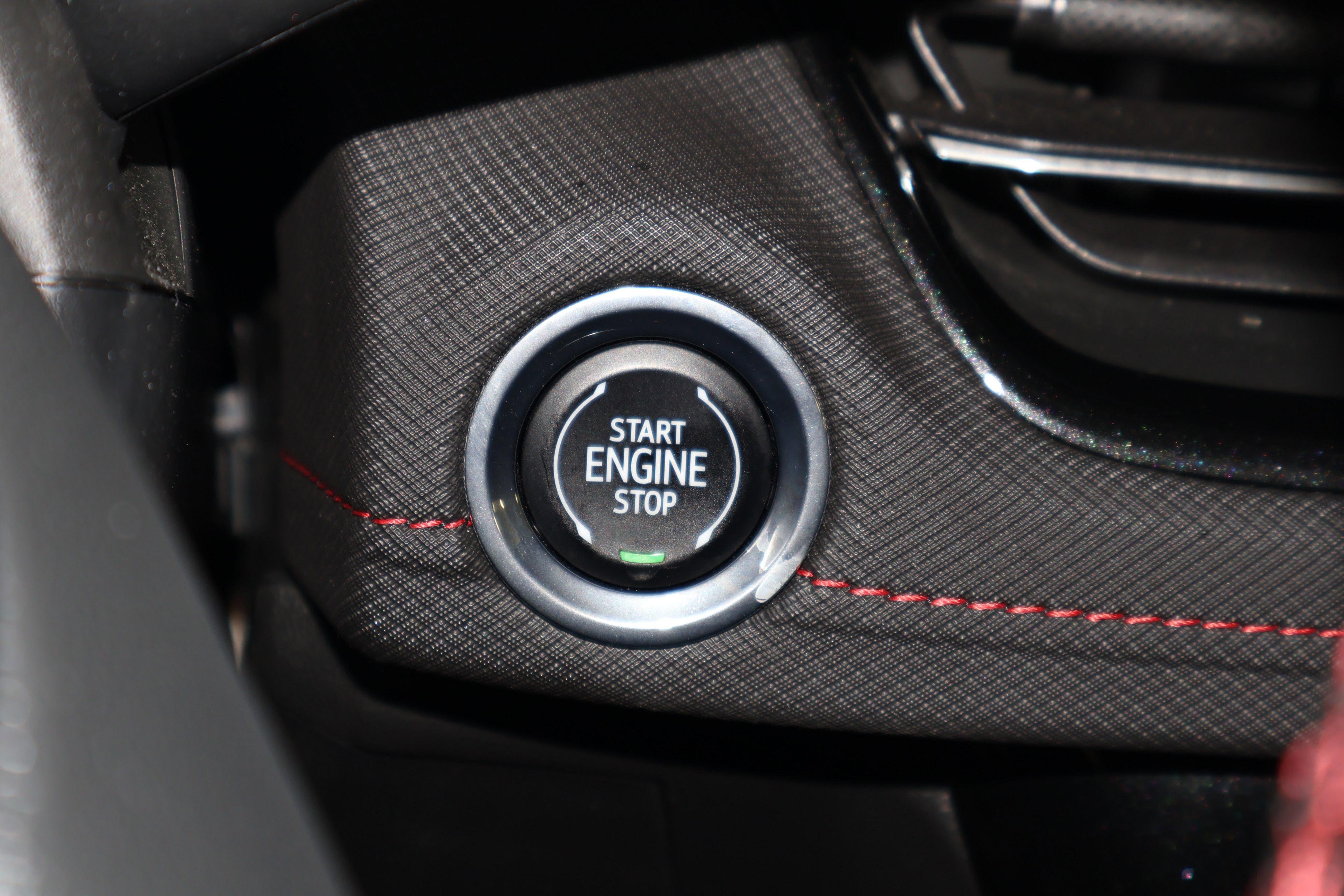 Used 2025 Chevrolet TrailBlazer RS w/ Convenience Package image 25