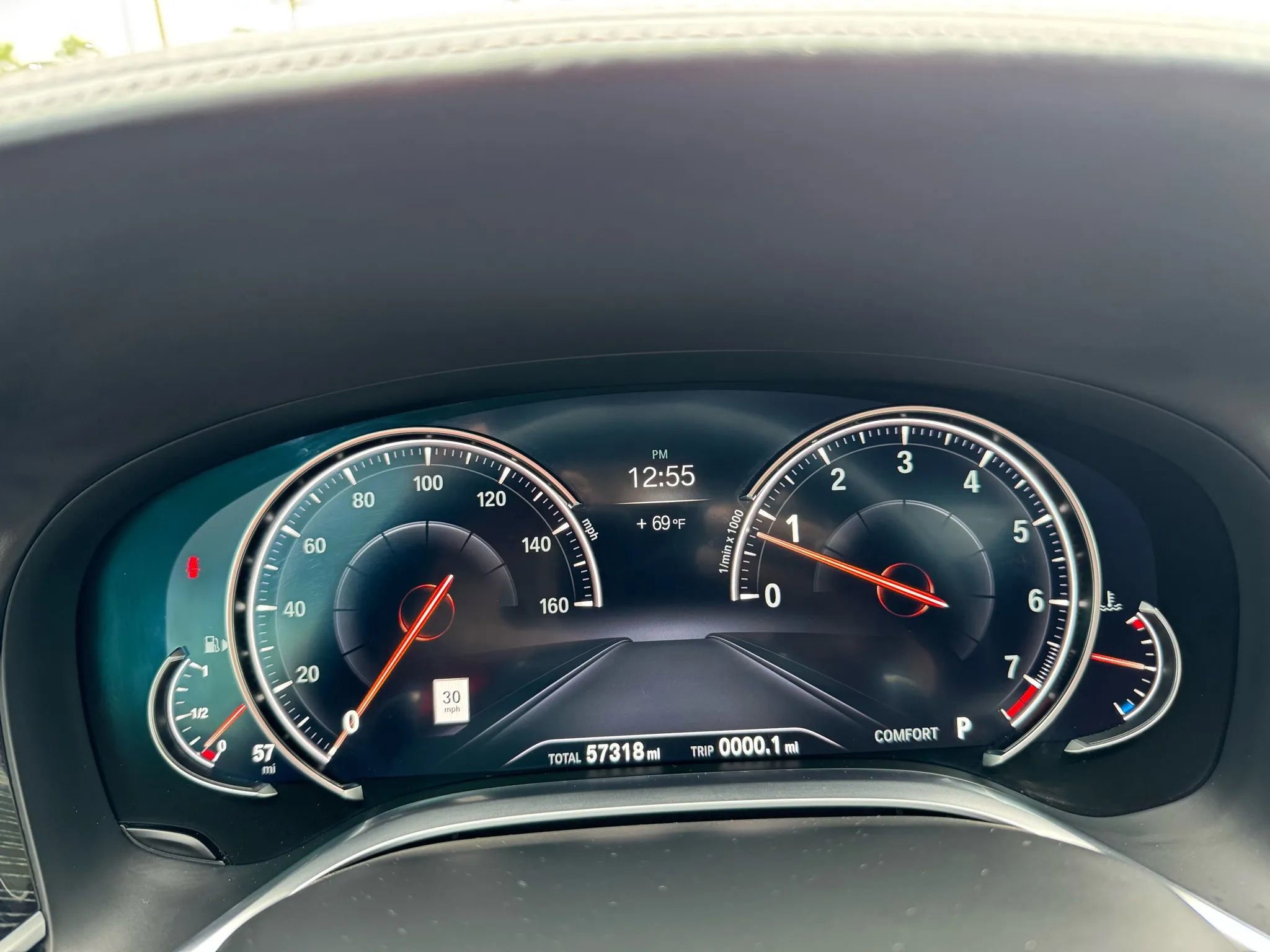 Used 2019 BMW 750i w/ Executive Package image 26