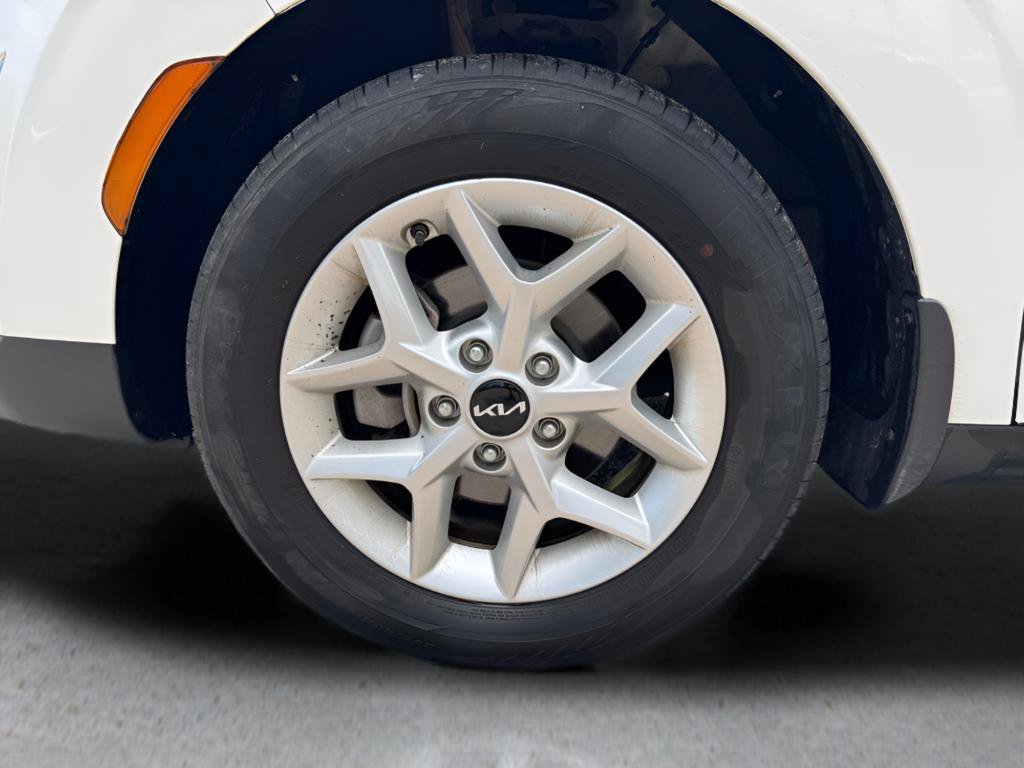 Used 2023 Kia Soul S FWD image 13