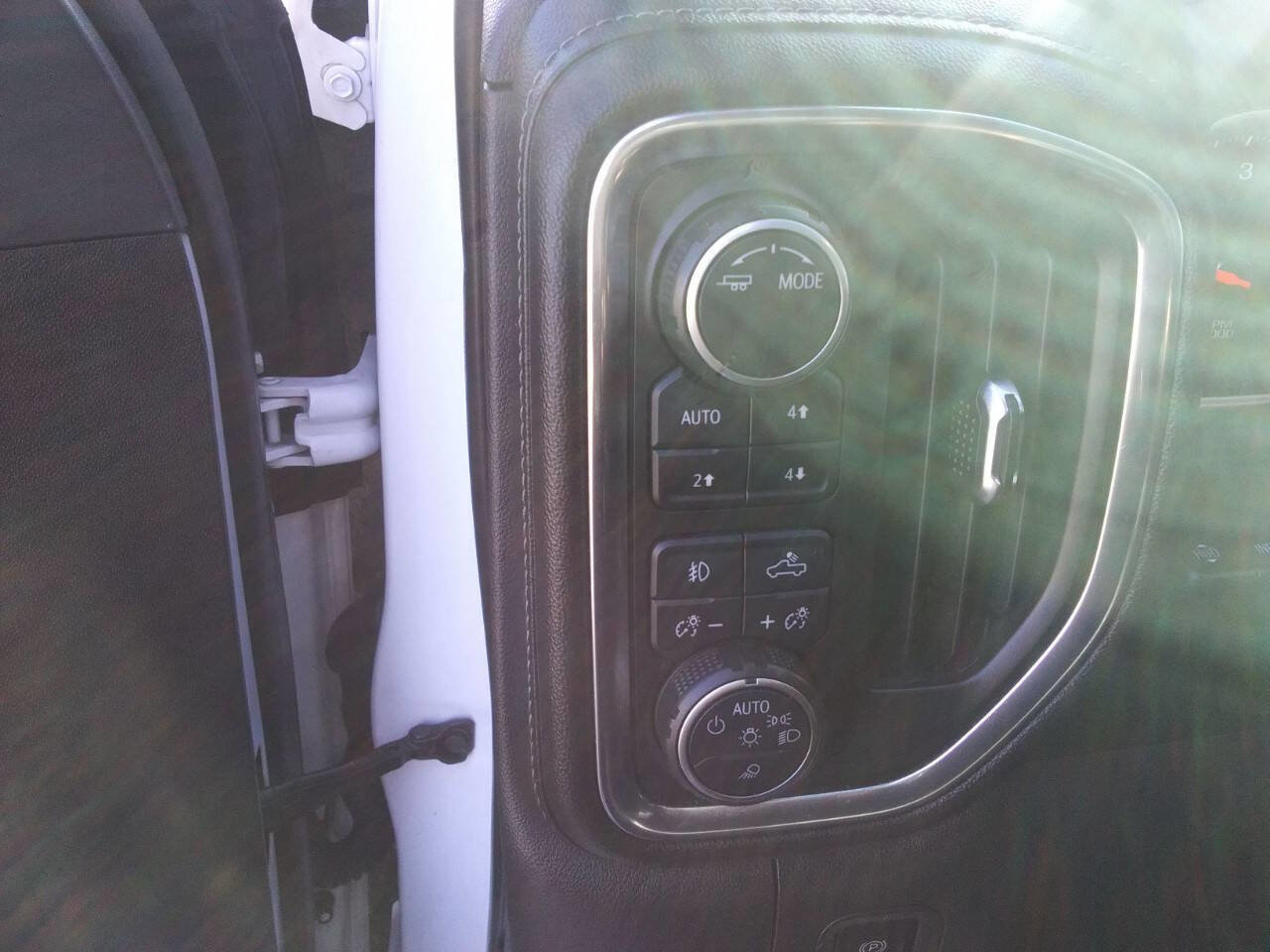 Used 2020 Chevrolet Silverado 1500 High Country w/ Technology Package image 27