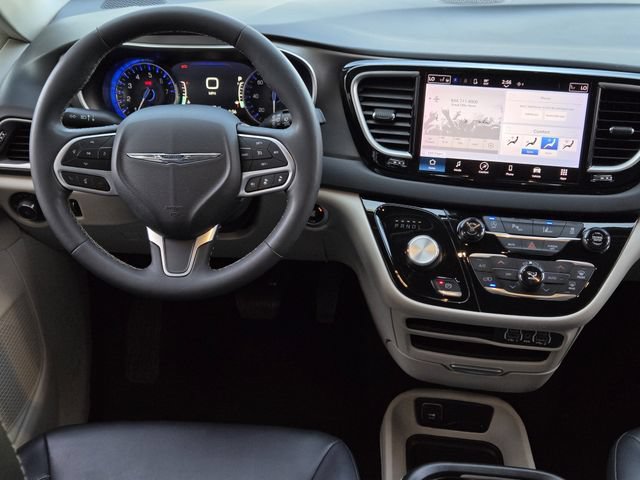Certified 2023 Chrysler Pacifica Touring-L FWD image 25