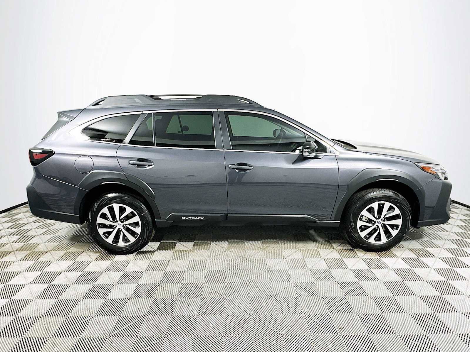 Certified 2025 Subaru Outback Premium w/ Popular Package #1A image 8