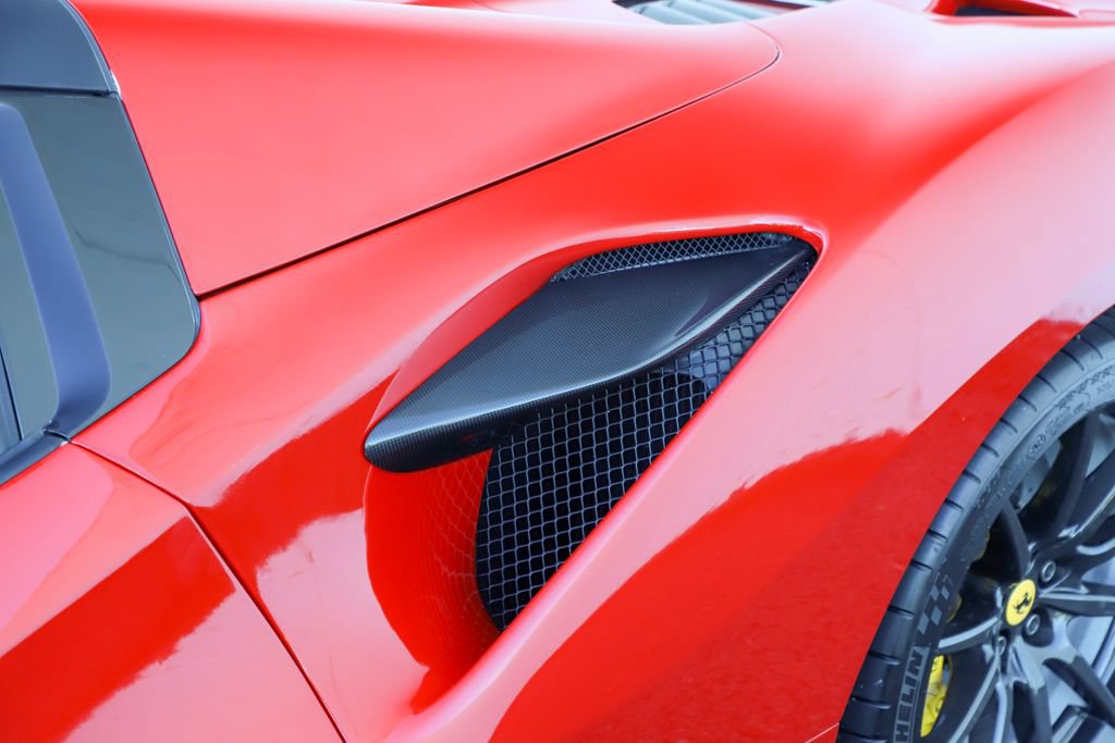 Certified 2022 Ferrari F8 Tributo RWD image 18