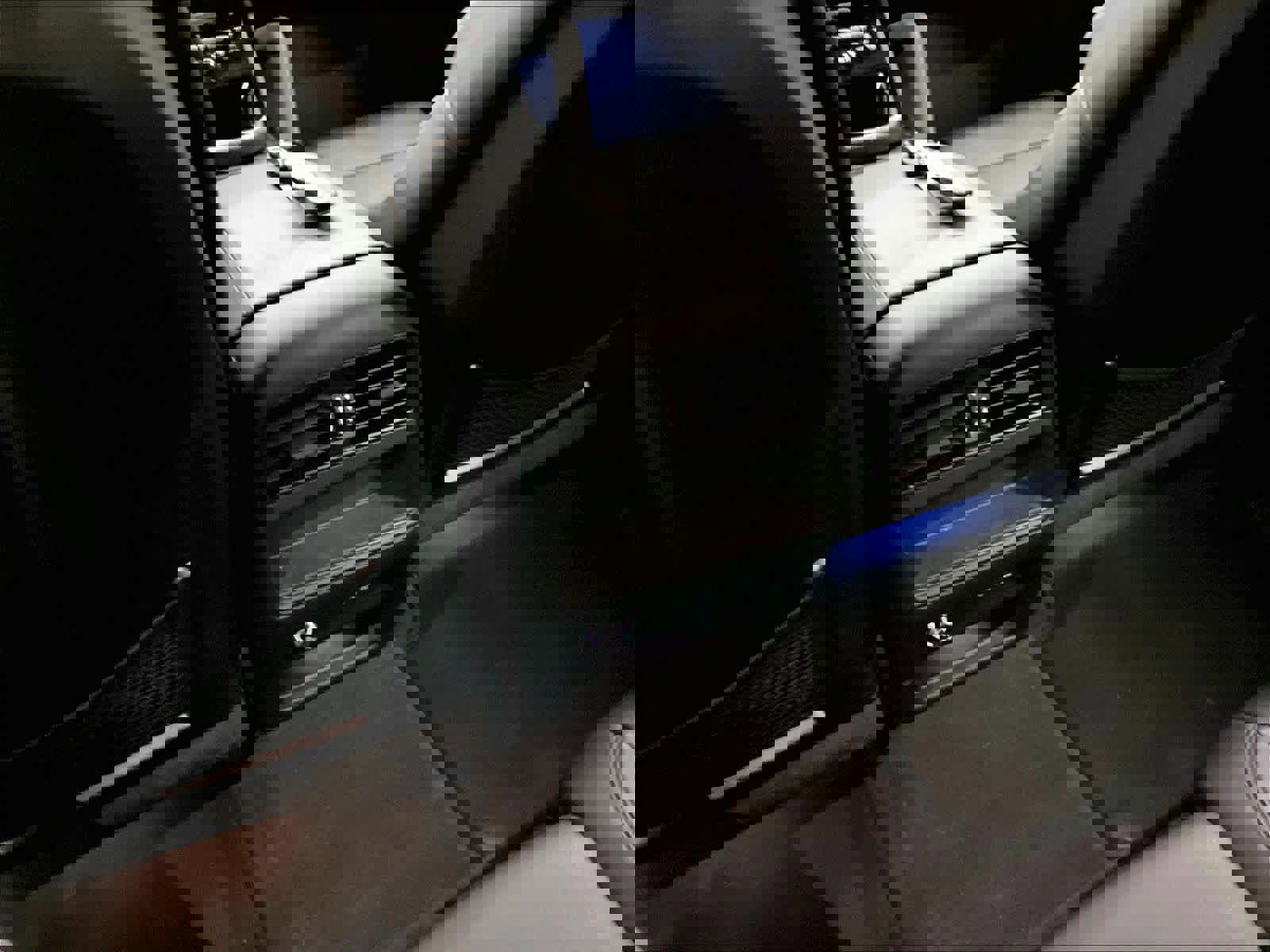 Used 2025 Porsche Cayenne image 36