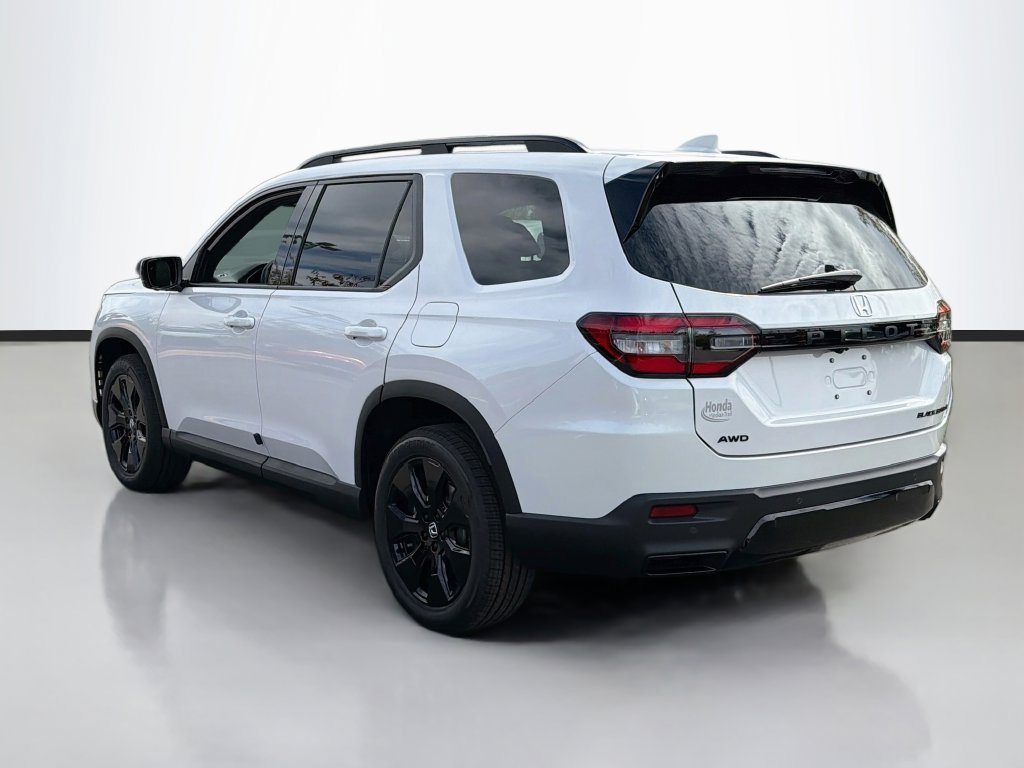 New 2026 Honda Pilot Black Edition image 8