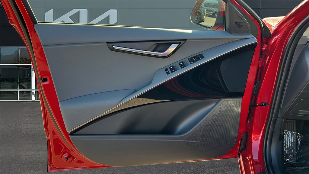 New 2025 Kia Niro EX image 13