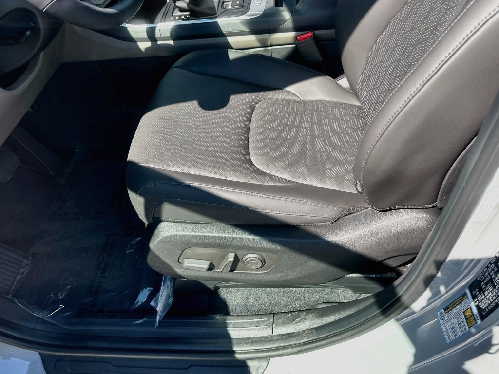 New 2027 Kia Carnival FWD image 19
