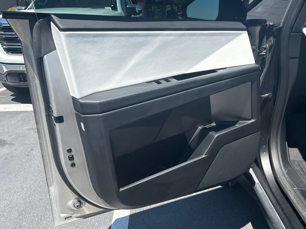 Used 2024 Tesla Cybertruck AWD Crew Cab image 7