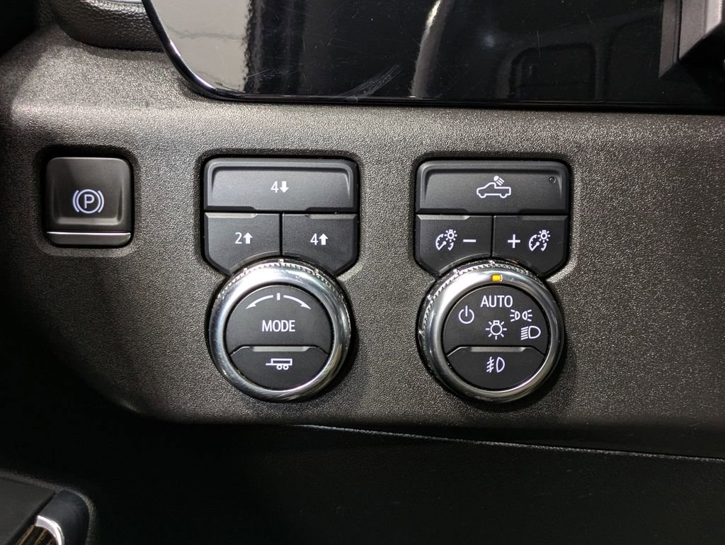 Used 2024 GMC Sierra 3500 SLE w/ SLE Convenience Package AWD/4WD image 14