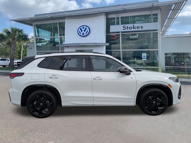 New 2026 Volkswagen Tiguan SE R-Line image 3