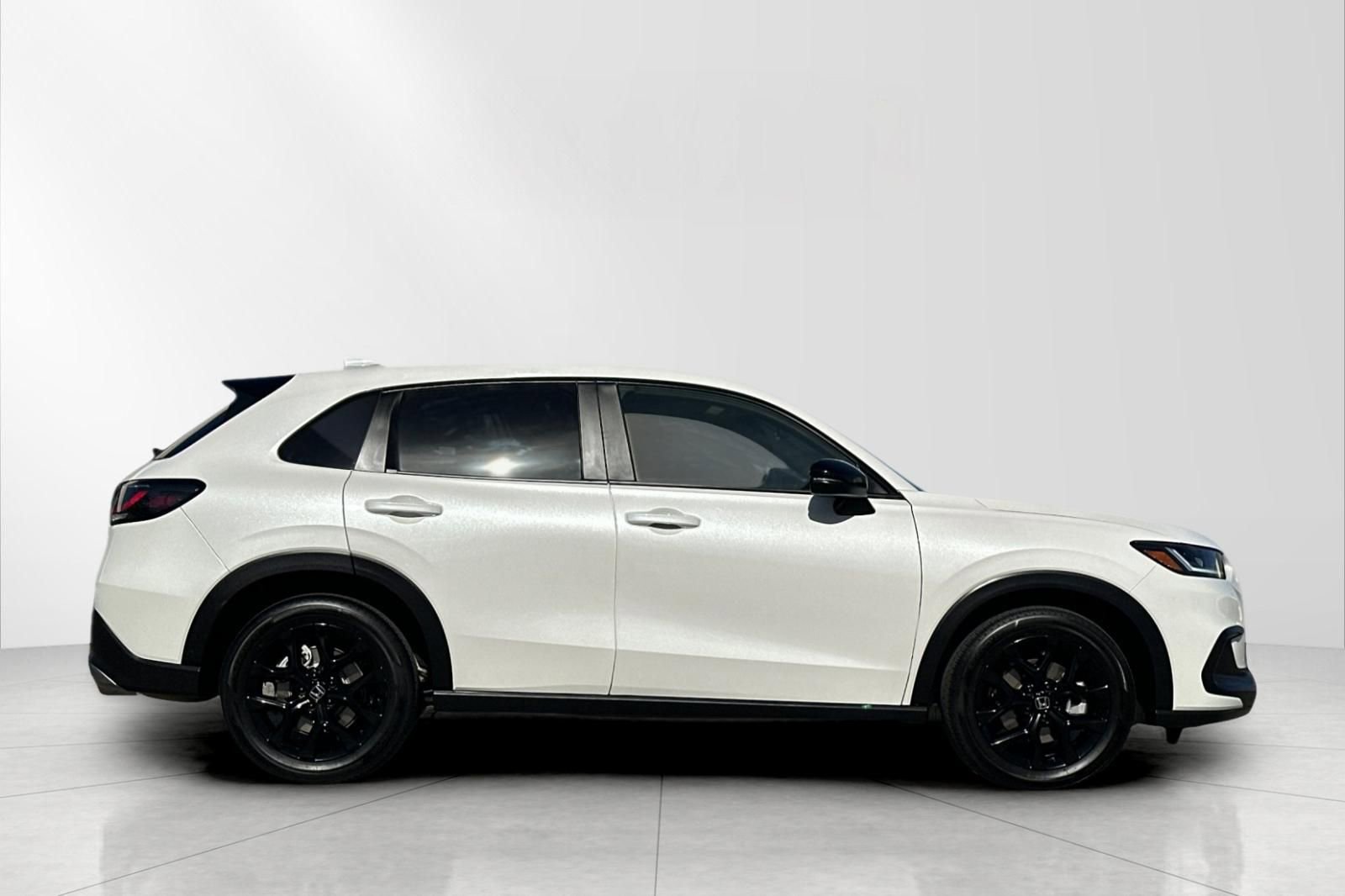 Used 2024 Honda HR-V Sport image 2