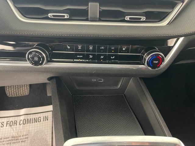 Used 2025 Chevrolet Equinox LT FWD image 42