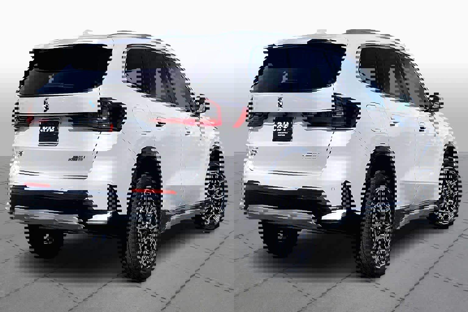 Used 2024 BMW X1 xDrive28i w/ Premium Package image 12