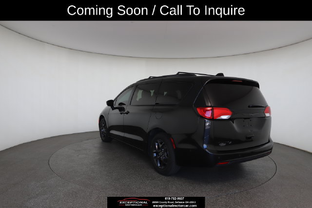 Used 2020 Chrysler Pacifica Touring-L Plus FWD image 12