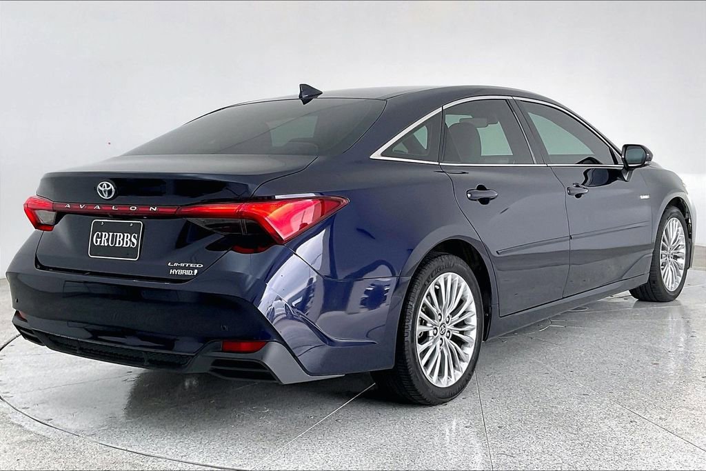 Used 2021 Toyota Avalon Limited w/ Advanced Safety Package image 2