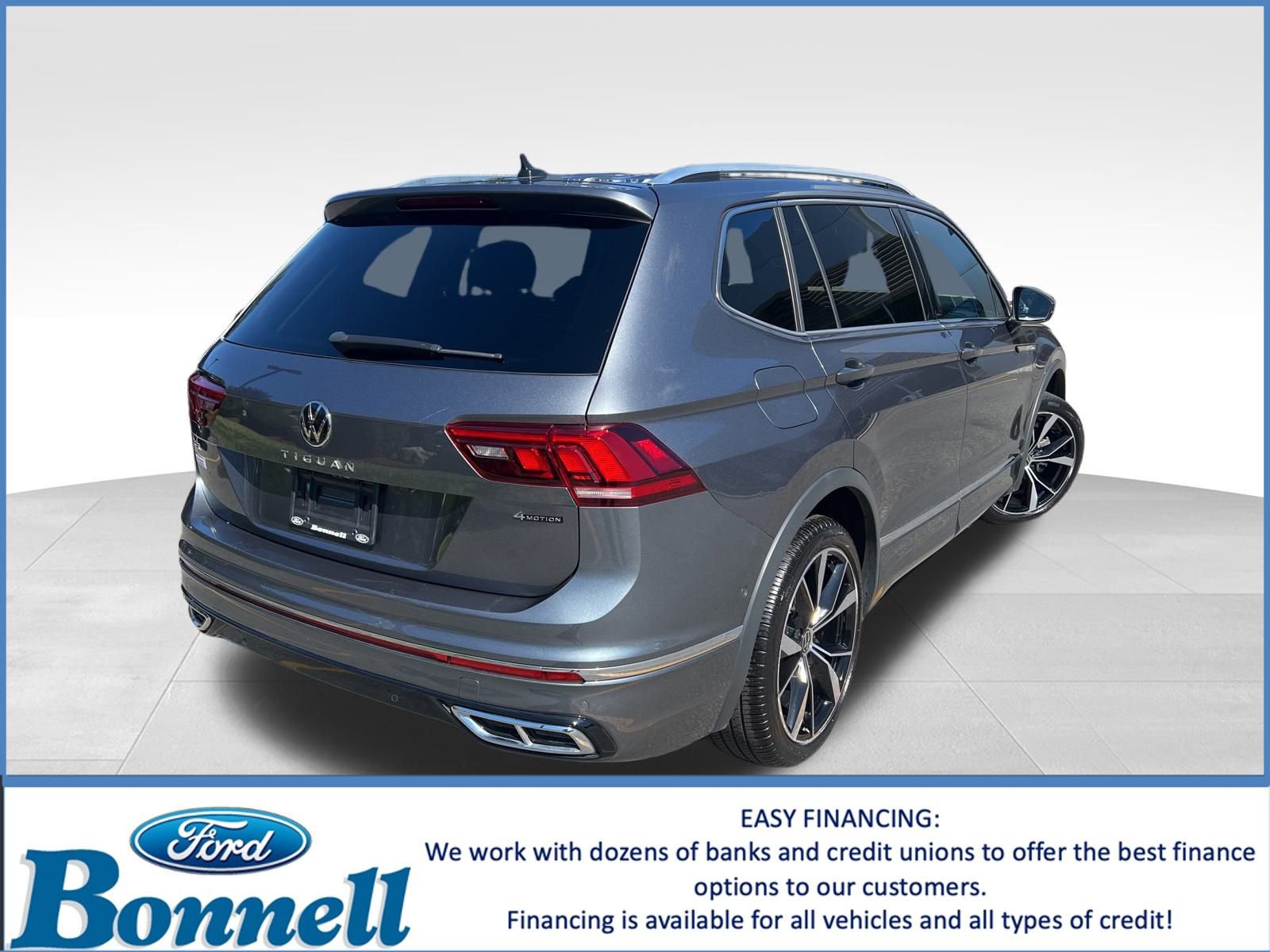 Used 2022 Volkswagen Tiguan SEL R-Line image 4