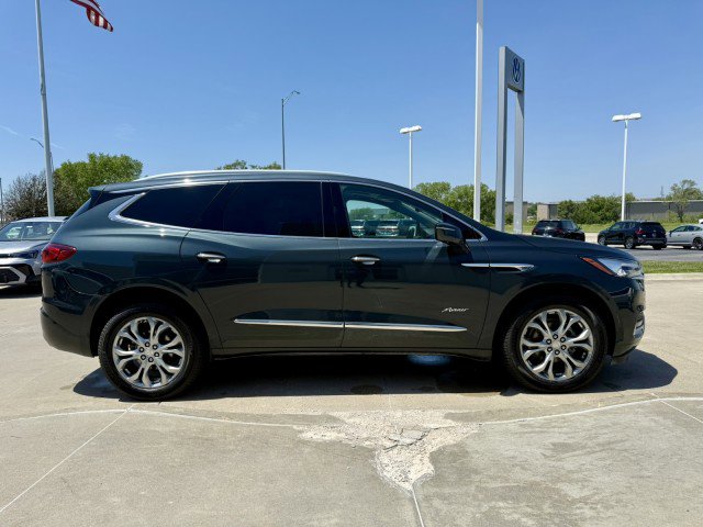 Used 2021 Buick Enclave Avenir w/ Avenir Technology Package image 5