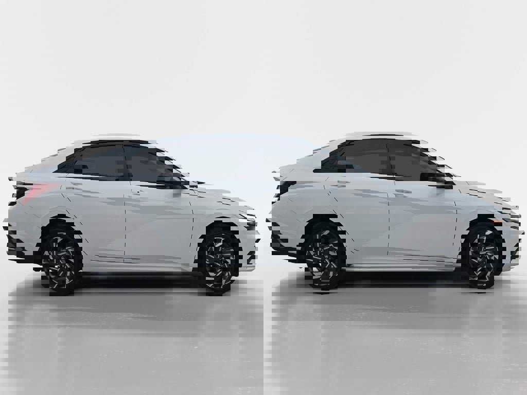 New 2025 Hyundai Elantra SEL image 2