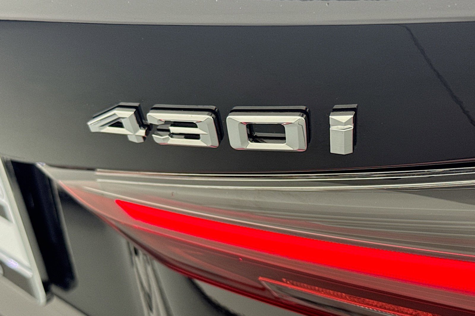 Used 2023 BMW 430i Convertible w/ Convenience Package image 10