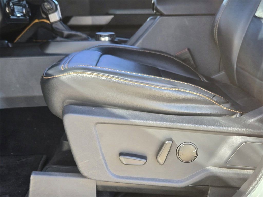 Used 2023 Ford Bronco Badlands image 28