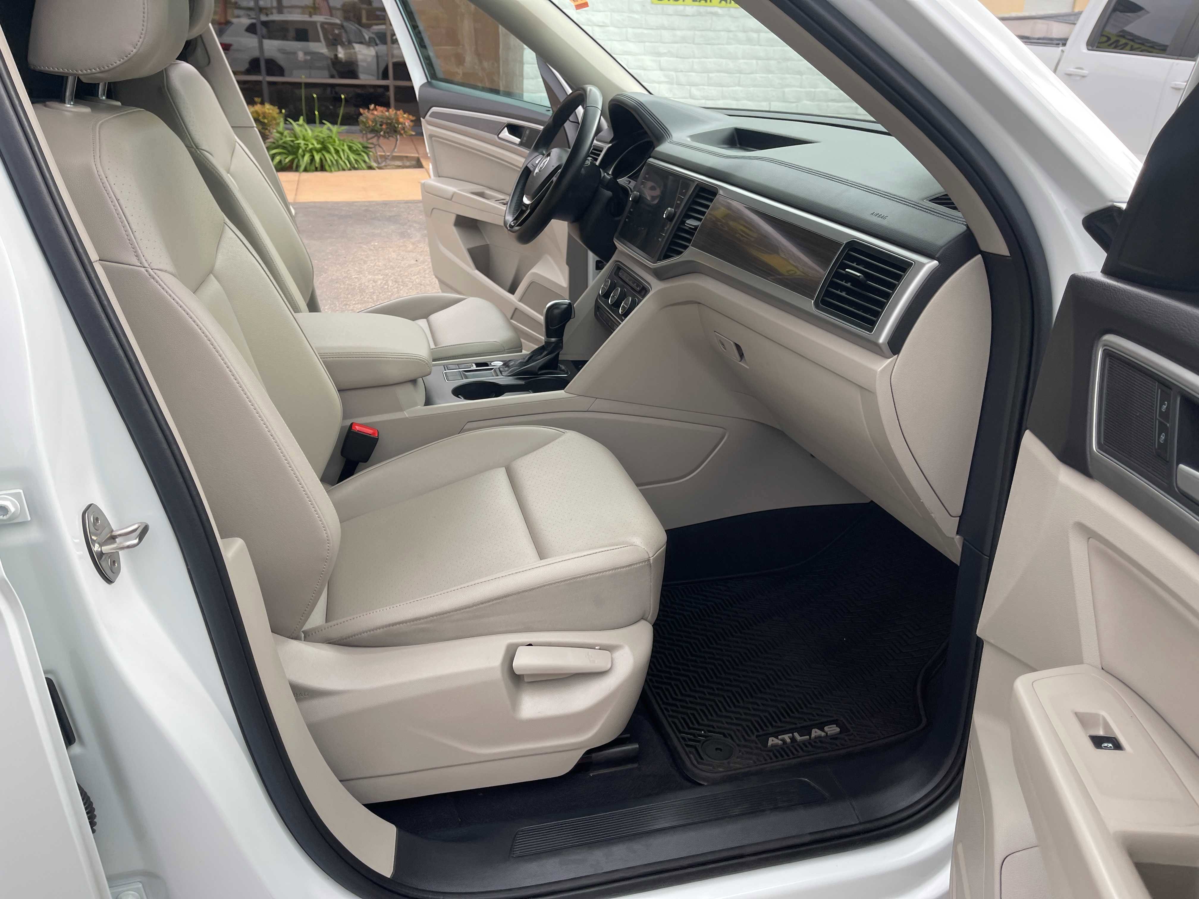 Used 2019 Volkswagen Atlas SE w/ Towing Package FWD image 19