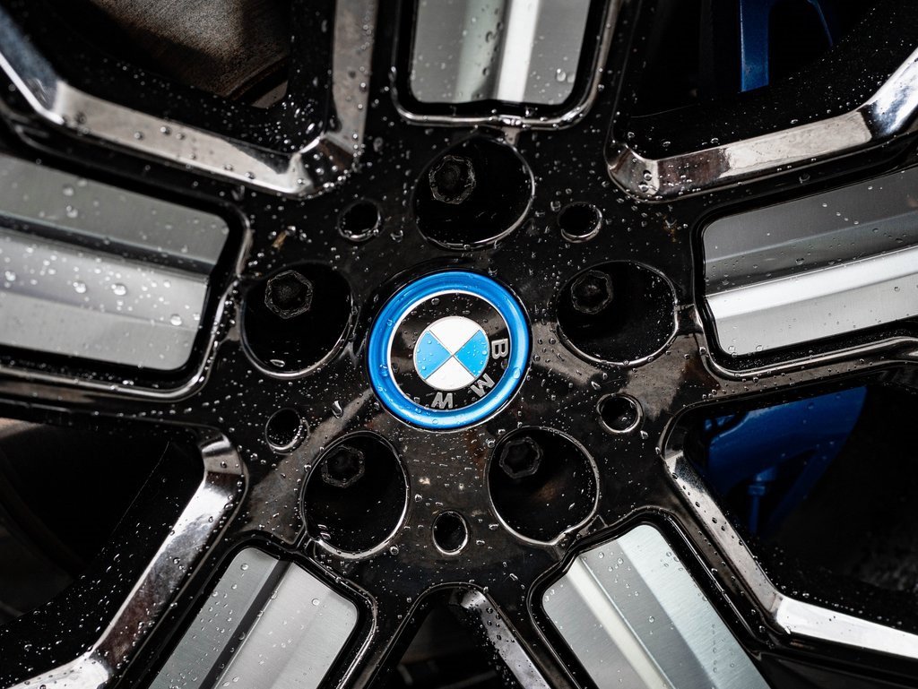 Used 2023 BMW iX M60 image 8