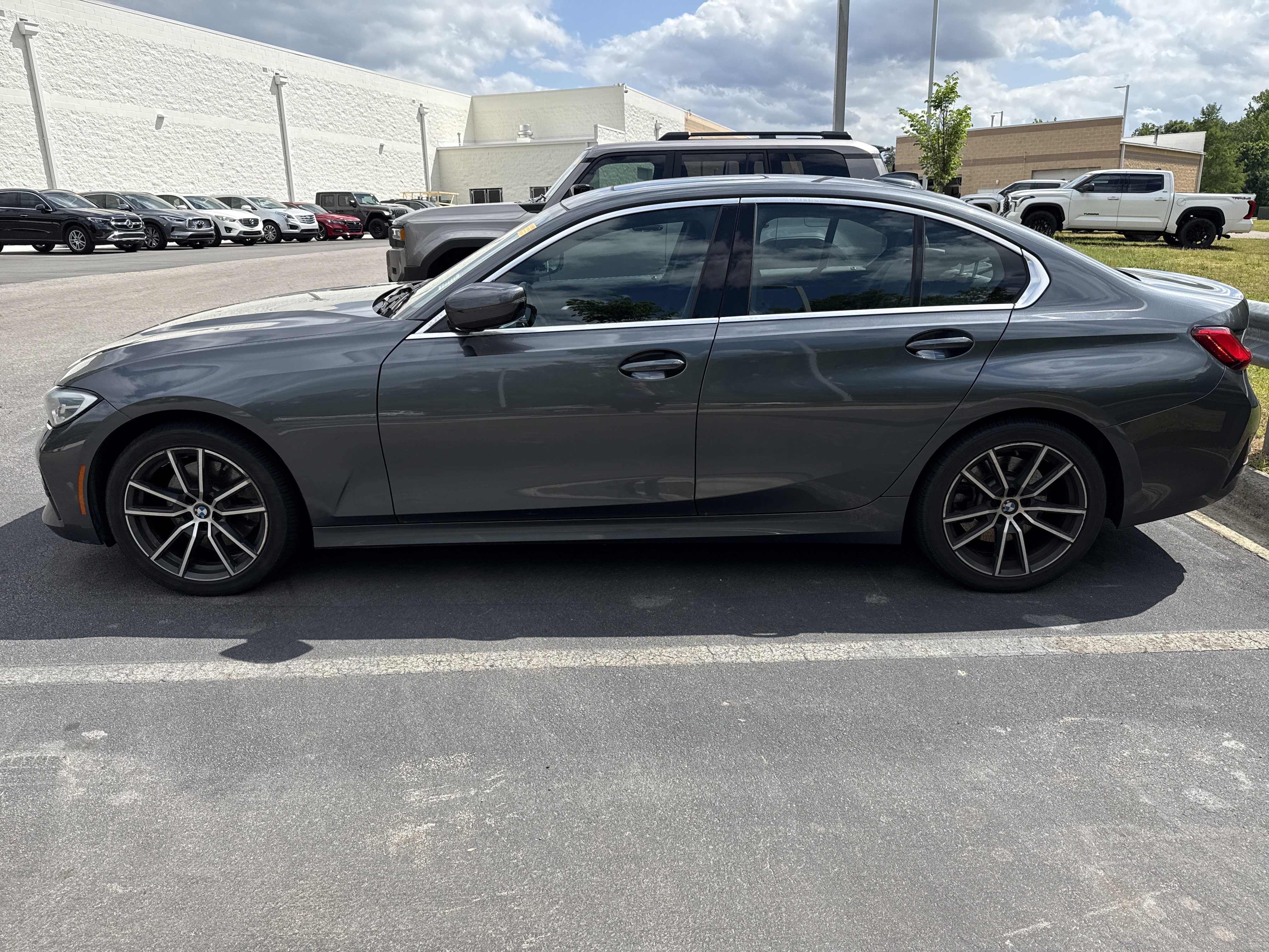 Used 2021 BMW 330i xDrive Sedan AWD/4WD image 6