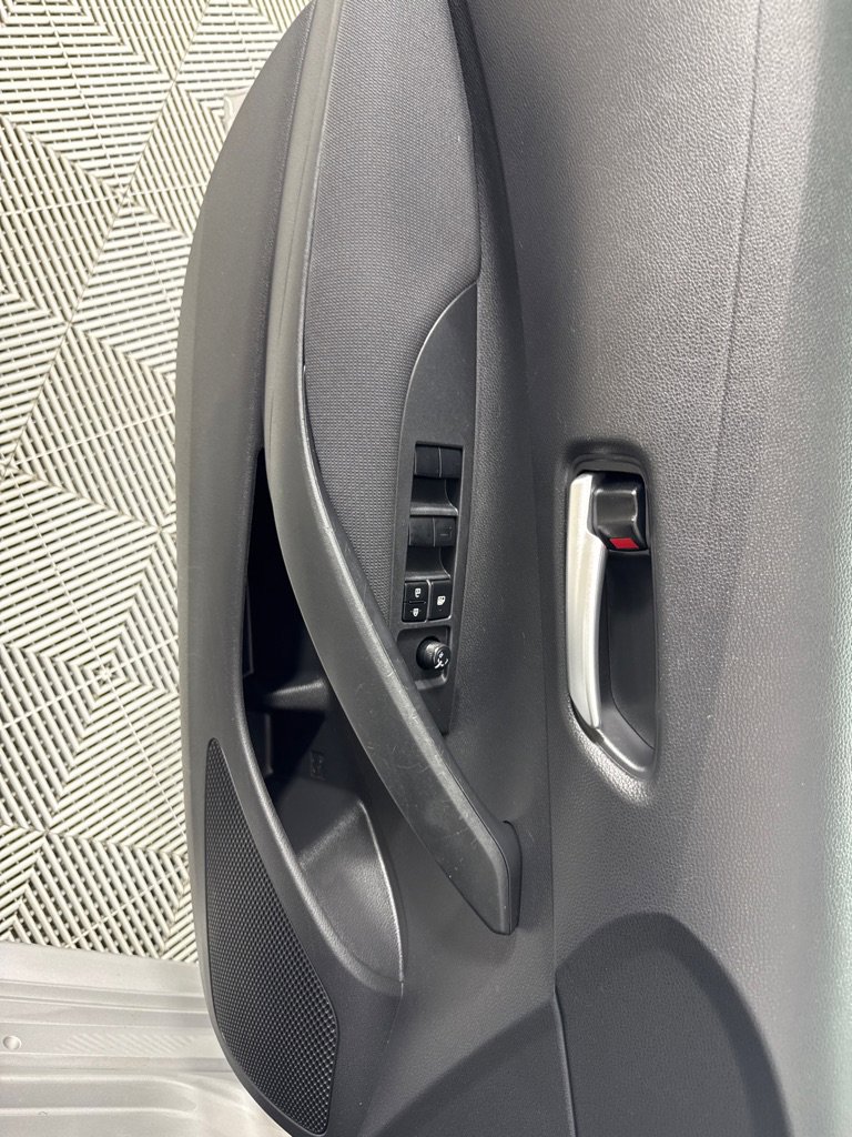 Used 2020 Toyota Corolla LE image 10