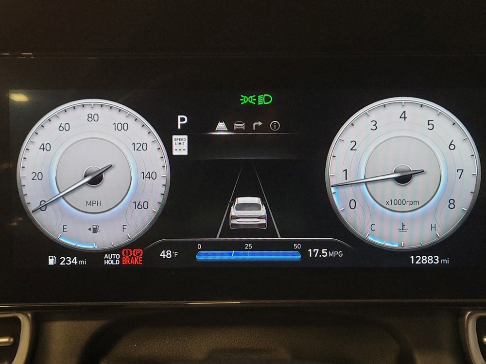 Used 2025 Hyundai Elantra SEL image 23