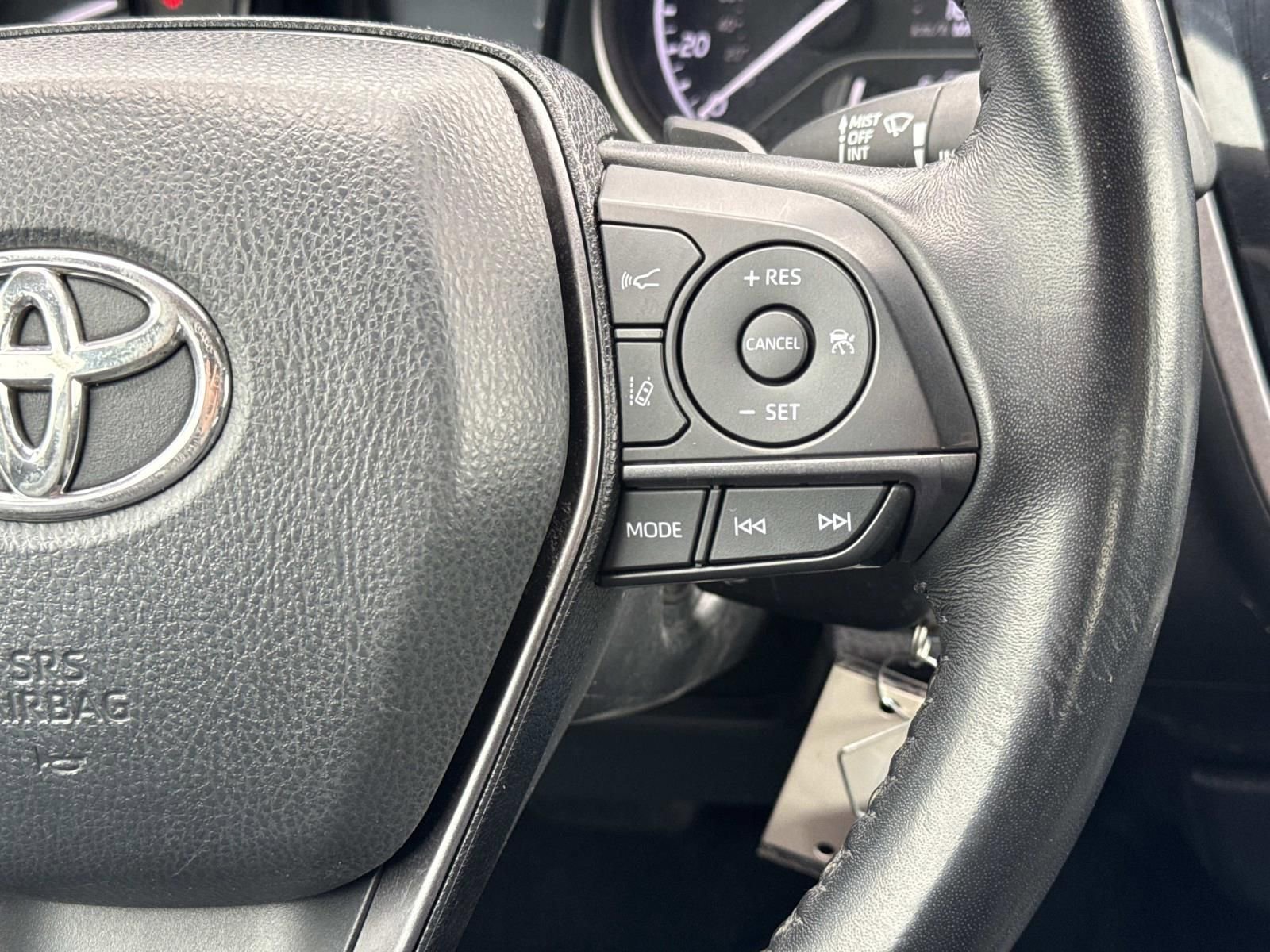 Used 2023 Toyota Camry SE image 14