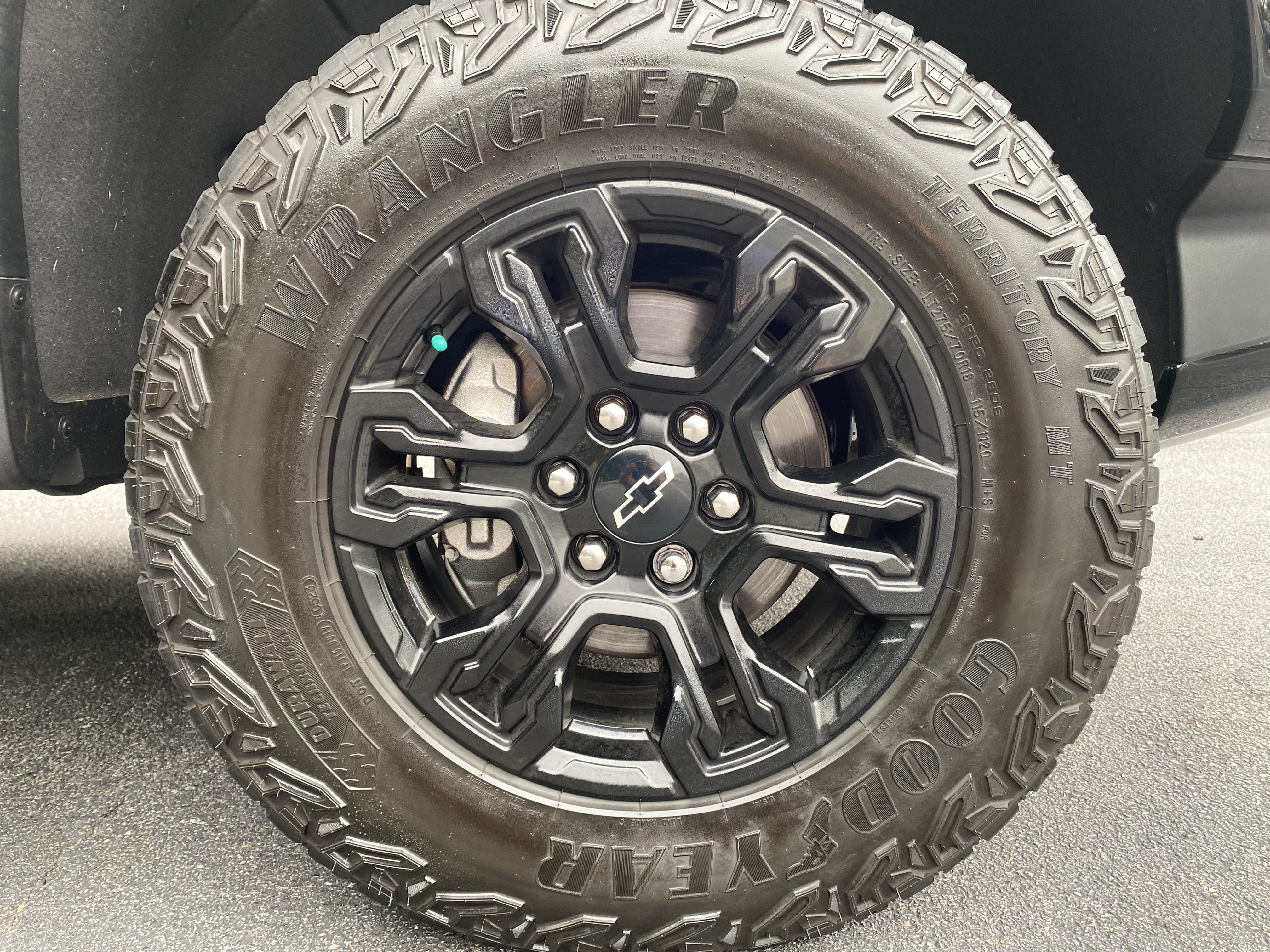 Used 2023 Chevrolet Silverado 1500 ZR2 w/ Technology Package AWD/4WD image 13