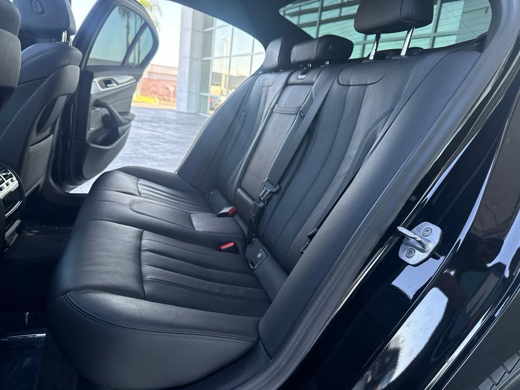 Used 2020 BMW 530i w/ M Sport Package RWD image 13